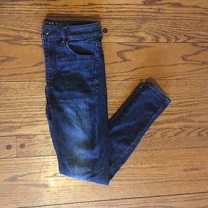 AEO HIGH WAISTED JEAN